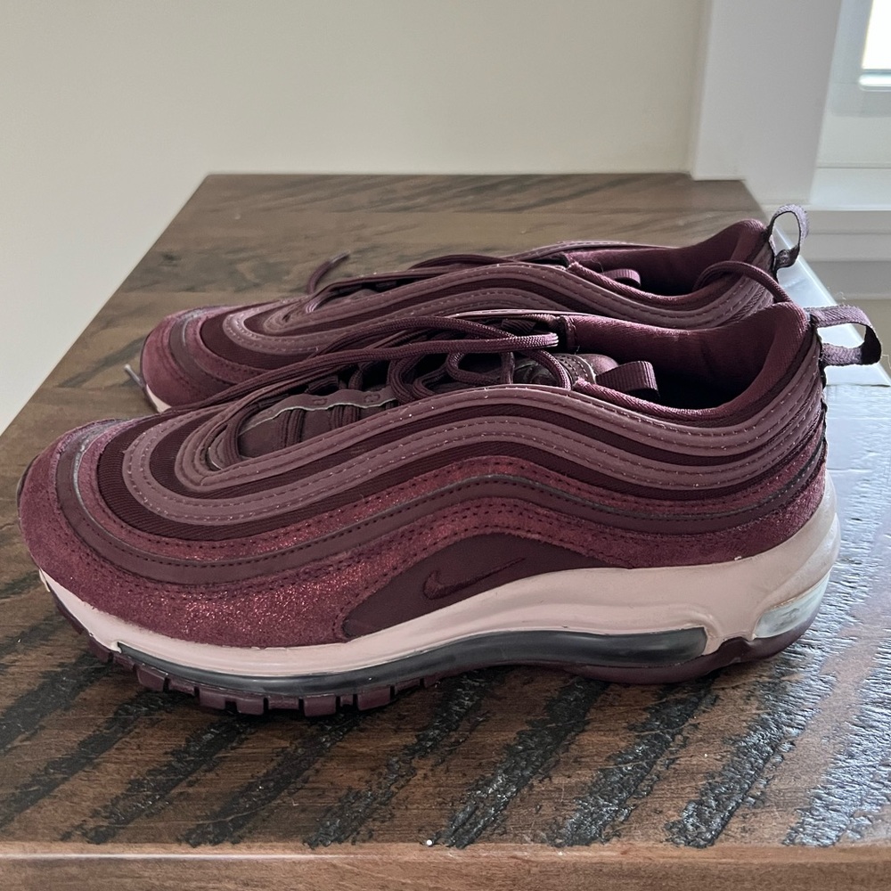 Women’s Nike AirMax 97s Size 7